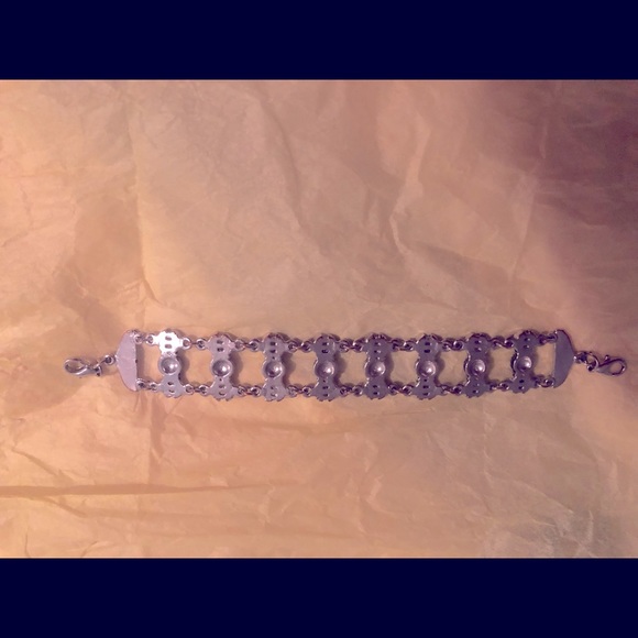 Vintage Look Bracelet - Picture 2 of 2